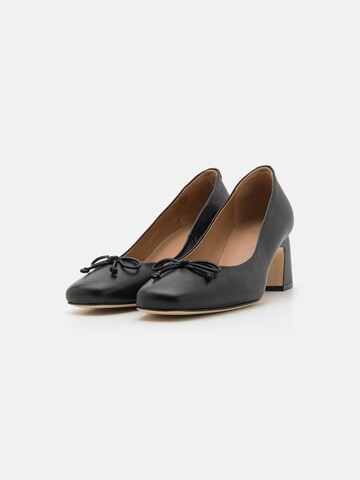 BOSS Black - Zapatos con plataforma 'Luara' en negro: frente