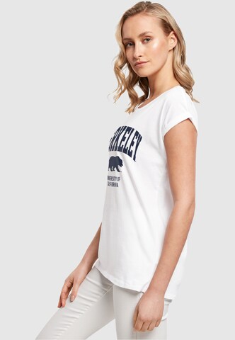 Merchcode T-Shirt 'Berkeley University - Bear' in Weiß
