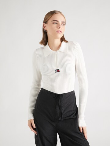 Tommy Jeans Sweater in White: front