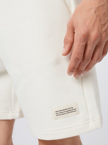 Regular Pantalon Samsøe Samsøe en blanc