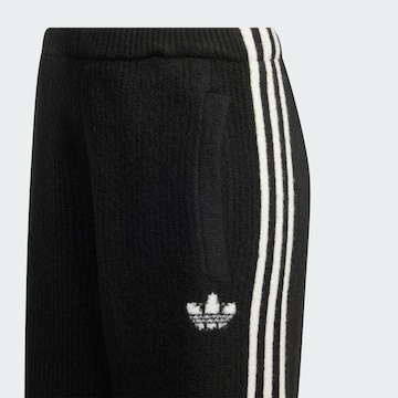 Largi Pantaloni 'Adidas Originals By Jennie' de la ADIDAS ORIGINALS pe negru