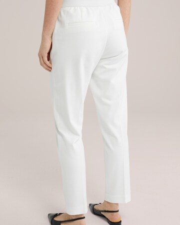 Slimfit Pantaloni con piega frontale di WE Fashion in bianco