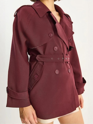 Bianco Lucci Between-seasons coat 'Trenchcoats' in Red