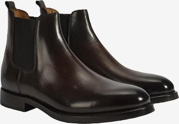 Desa Boots in Brown: front