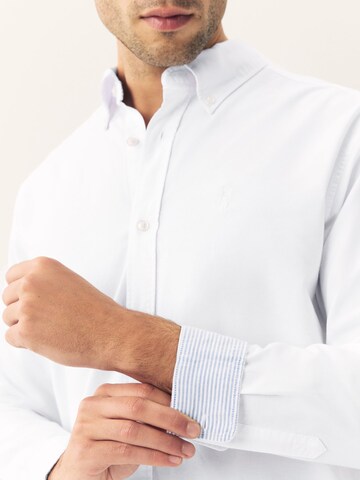 Coupe regular Chemise Next en blanc