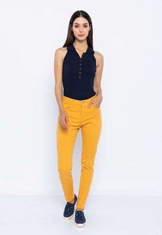 Basics and More Slimfit Hose in Gelb