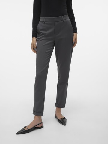 regular Pantaloni chino 'VMMaya' di VERO MODA in grigio: frontale