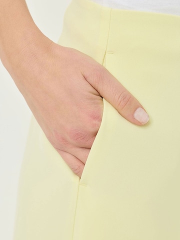 Wide Leg Pantalon Tamaris en jaune