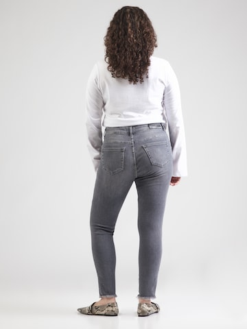 Slimfit Jeans 'CARWILLY' di ONLY Carmakoma in grigio