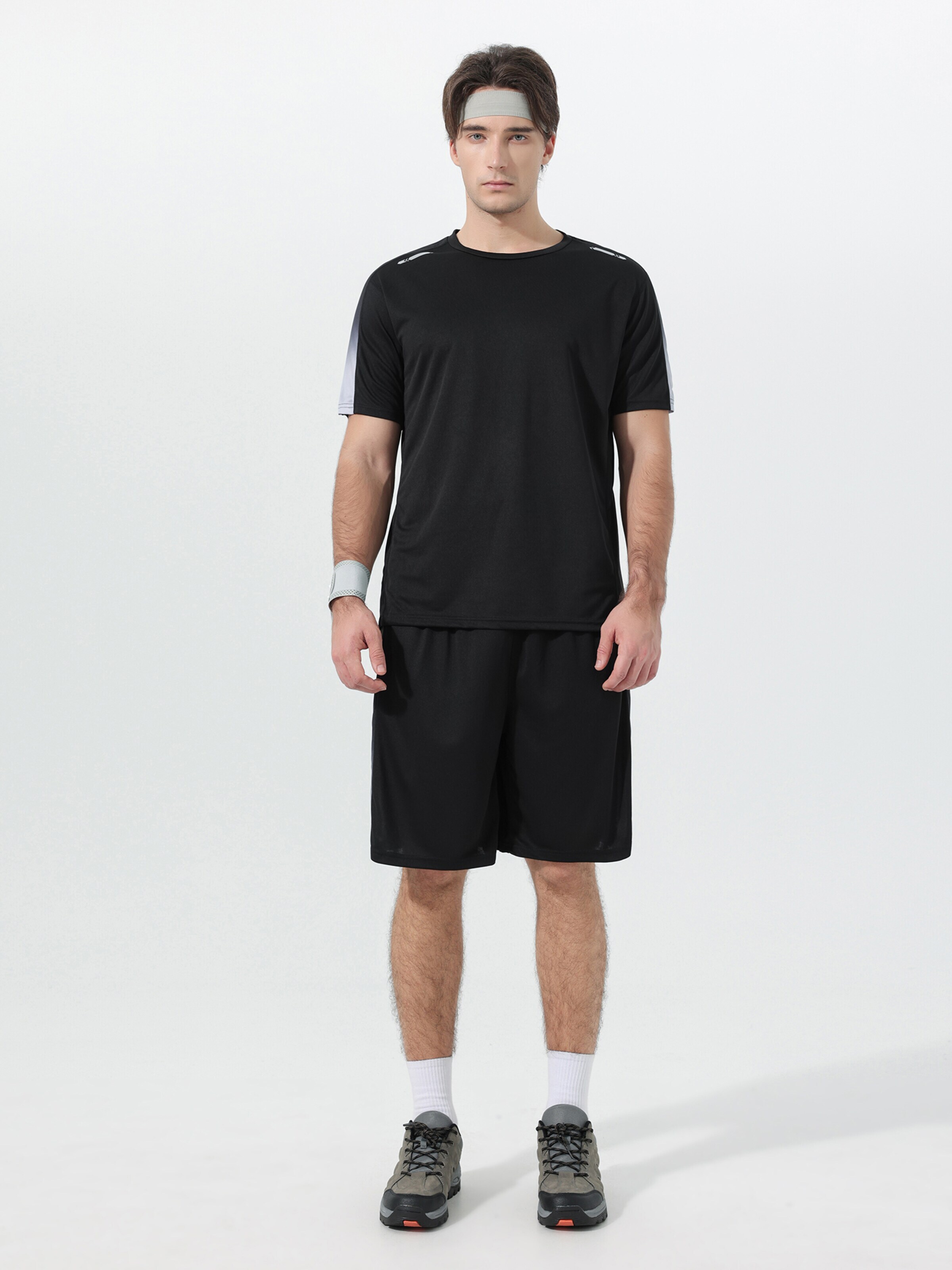 YOUTHUP Tracksuit 'Schwung' in Black: front