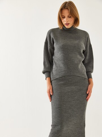 Bianco Lucci Плетена рокля в сиво