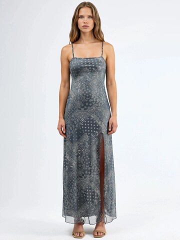 Robe Hiccup en gris : devant