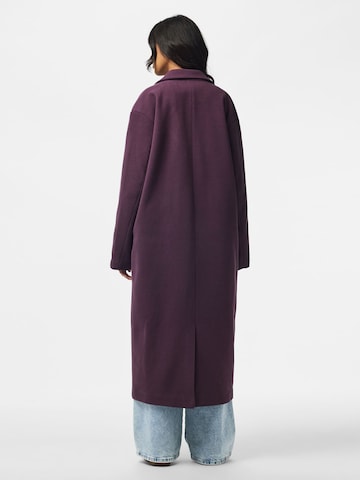 PIECES Between-seasons coat in Purple