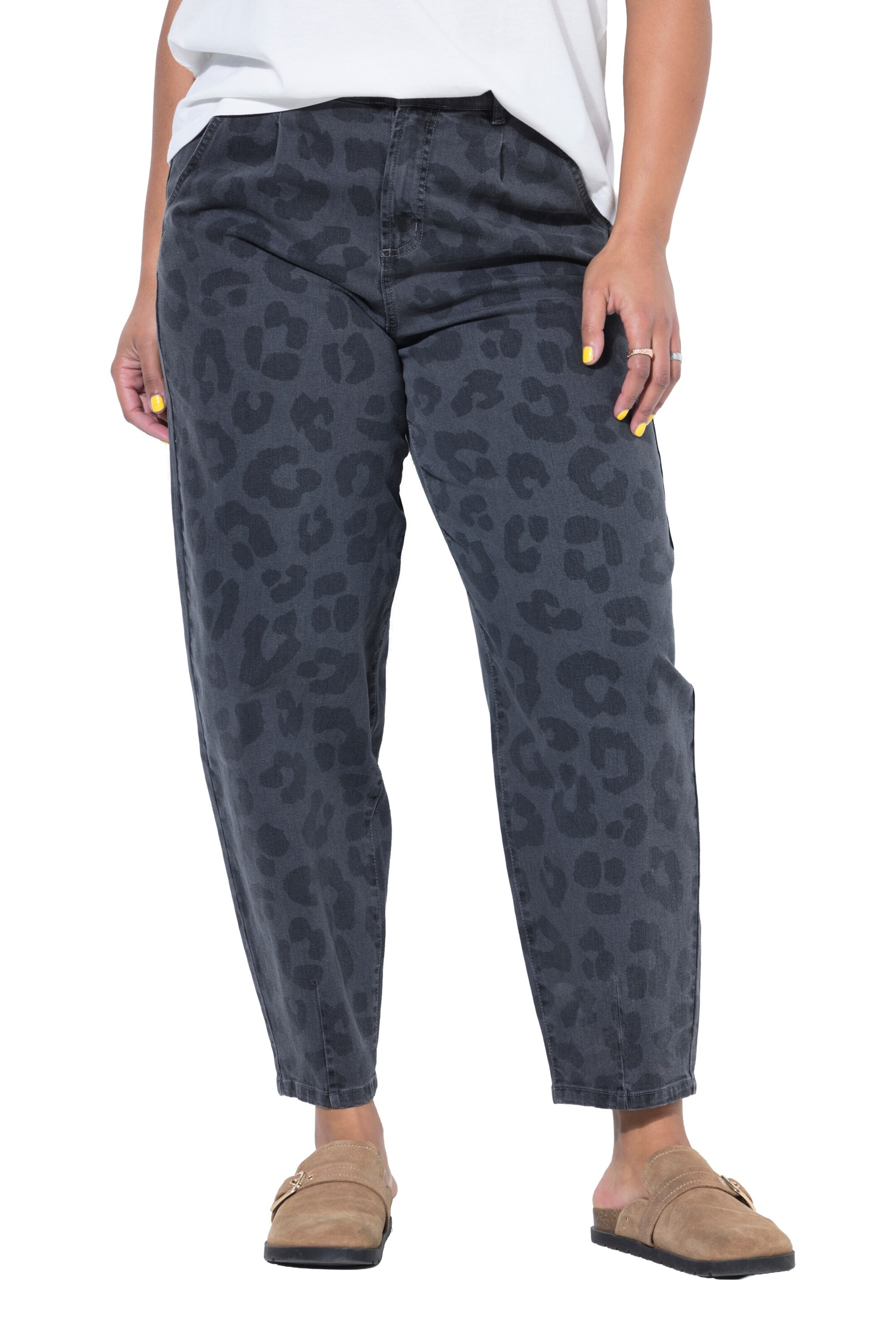 Studio Untold Baggy Jeans in Grey: front