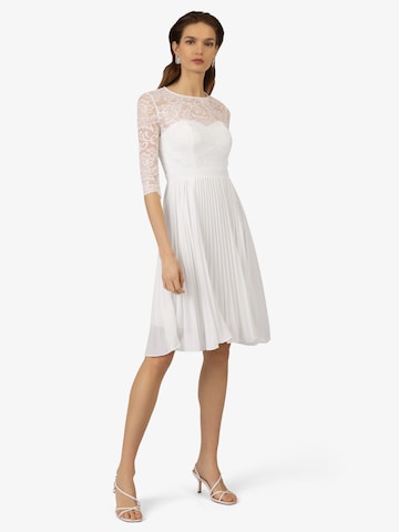 Rochie de cocktail de la Kraimod pe alb