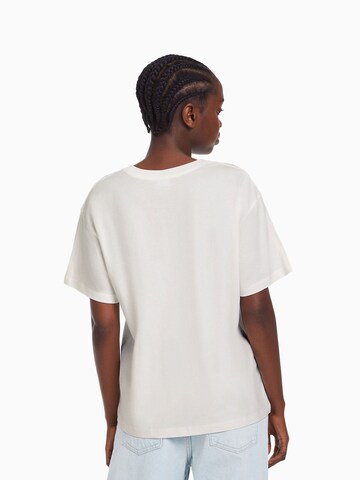 T-shirt Bershka en blanc