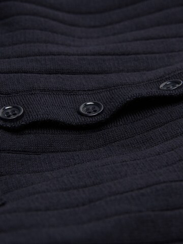 IUMAN Intimissimi Sweater in Blue