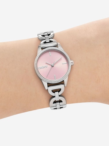DKNY Analoguhr in Silber: Vorderseite