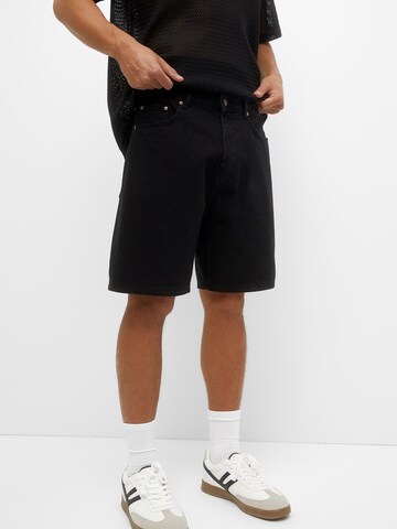 Pull&Bear Loosefit Shorts in Schwarz: predná strana