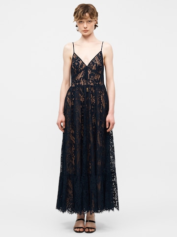 Rochie de seară de la MICHAEL Michael Kors pe albastru: față