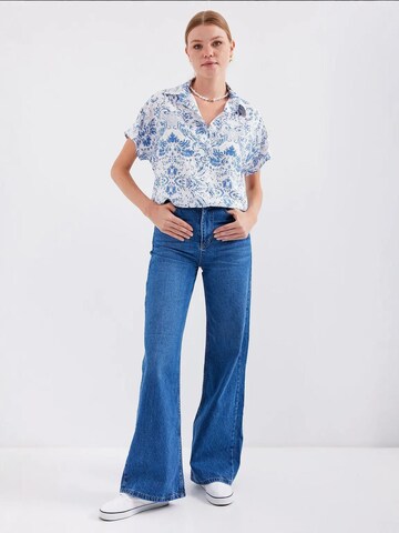 Bigdart Blouse in Blue