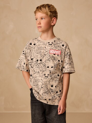 Next T-shirt i grå: framsida