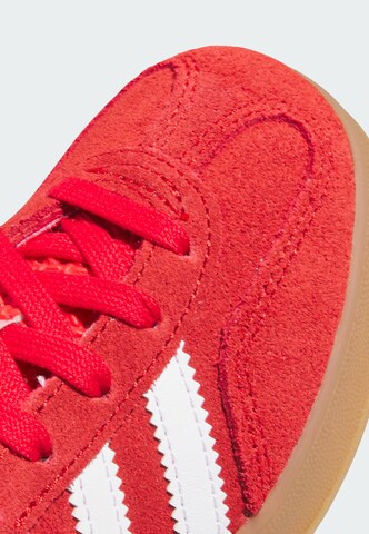 ADIDAS ORIGINALS Sneaker 'Gazelle' in Rot