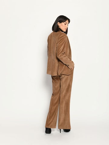 White Label by RoFa Flared Pants in Brown