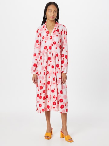 Monki - Vestido camisero en rosa: frente