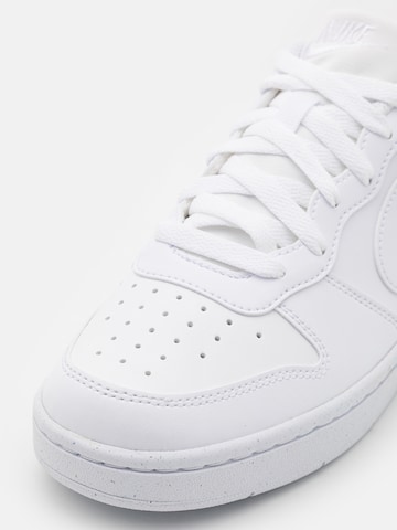 NIKE Sportcipő 'Court Borough' - fehér