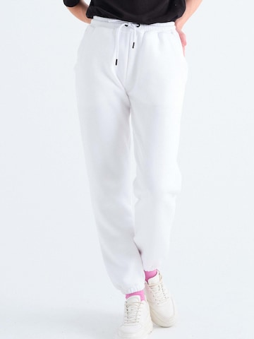 Rockupy Regular Pants 'Janis' in White: front
