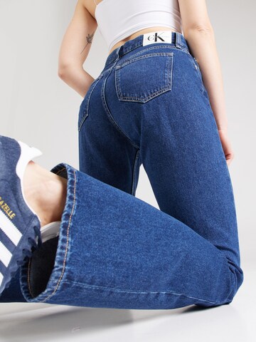 zils Calvin Klein Jeans Paplatināti gali Džinsi 'AUTHENTIC BOOTCUT'