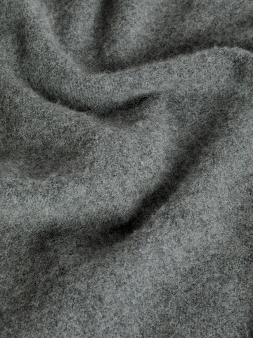 Lyle & Scott Sjaal in Grijs