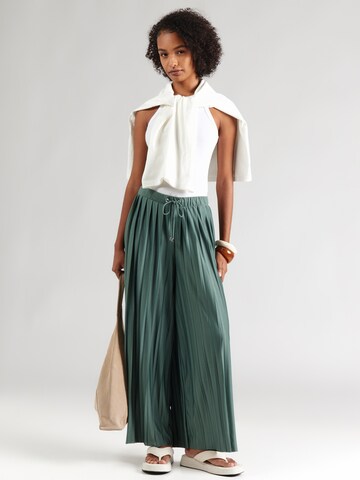ABOUT YOU Bő szár Nadrág 'Caren' - zöld