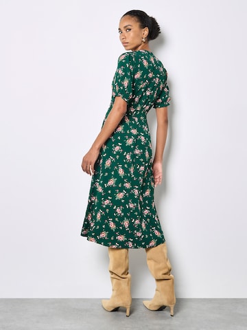 Robe Apricot en vert