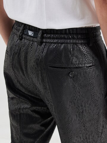 Regular Pantalon à plis Karl Lagerfeld en noir