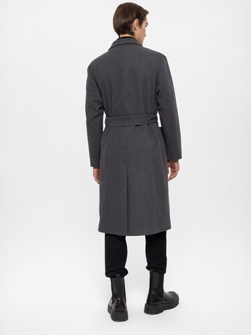 Antioch Between-seasons coat in Grey