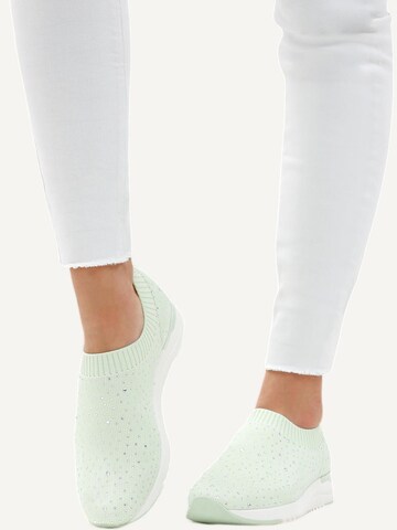 CAPRICE Slip-Ons in Green: front
