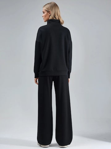 Hiccup Sweat suit in Black