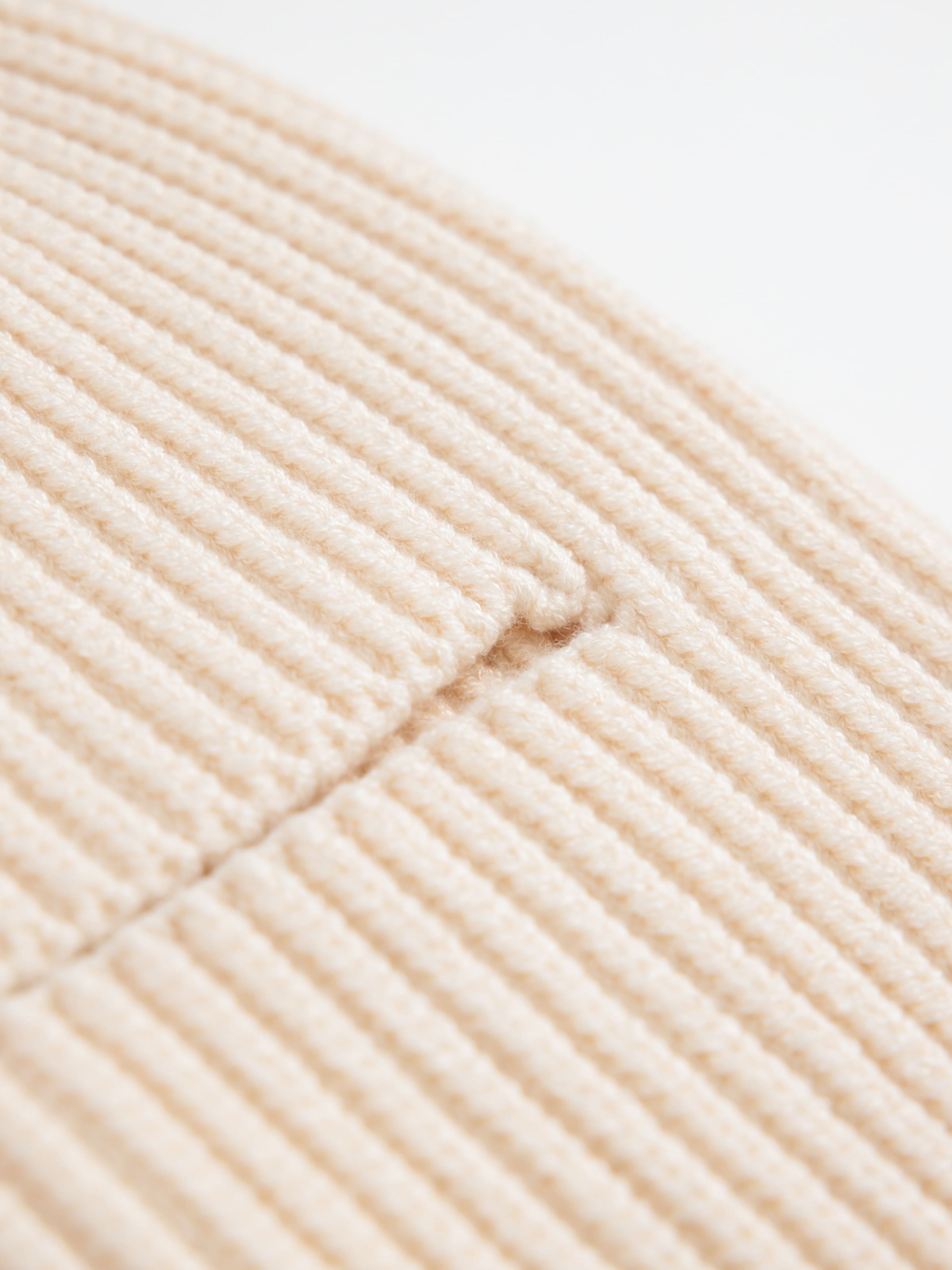 ALPHA INDUSTRIES Muts in Beige