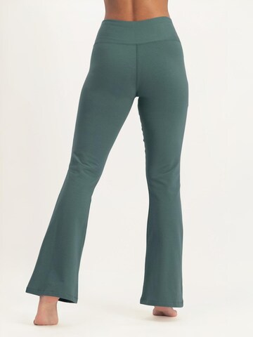 Urban Goddess Yoga & Activewear Flared Workout Pants 'Anandafied' in Green
