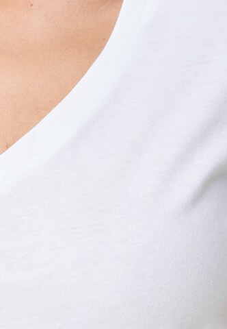 Cotton Candy T-Shirt 'Belisa' in Weiß