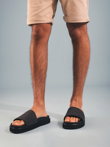 Sandalo 'OKINA' di nae Vegan Shoes in nero
