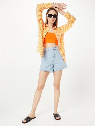 LEVI'S ® Regularen Kavbojke 'High Waisted Mom Short' | modra barva