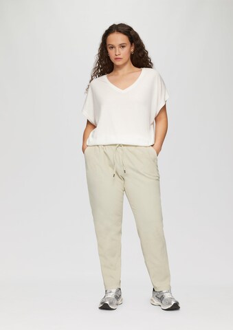 QS Tapered Trousers in Beige: front