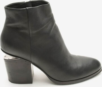 Alexander Wang Dress Boots in 40 in Black: front