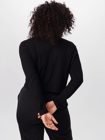 ABOUT YOU Curvy Shirt 'Selena' in Schwarz