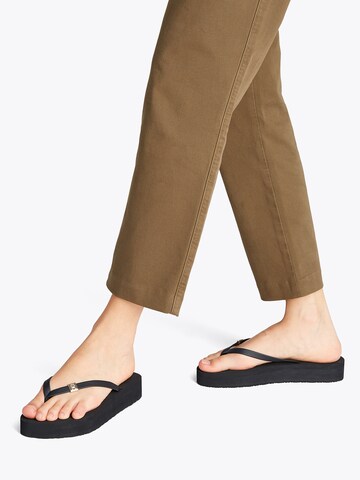 TOMMY HILFIGER Teenslipper 'CHIC' in Zwart