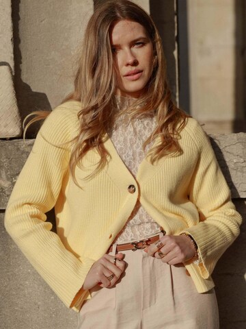 SASSYCLASSY Strickjacke‌‌‌‌‌‌‌ in Gelb