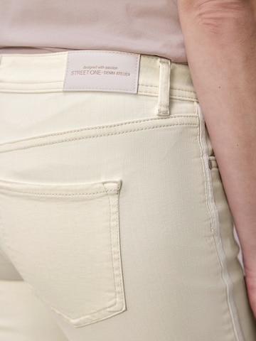 STREET ONE Slimfit Jeans 'Tilly' i beige